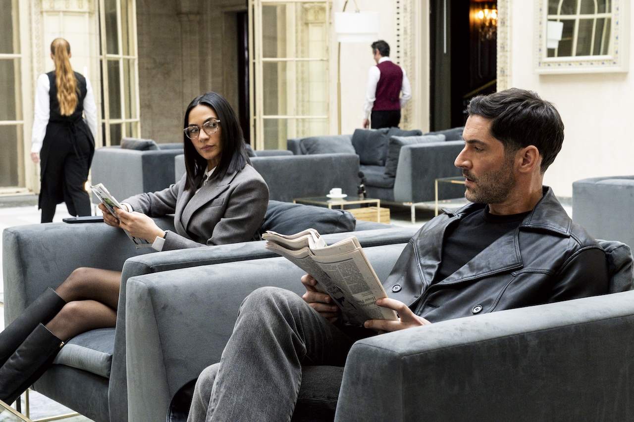 Gina meeting with Colin while undercover on CIA in first-look image size