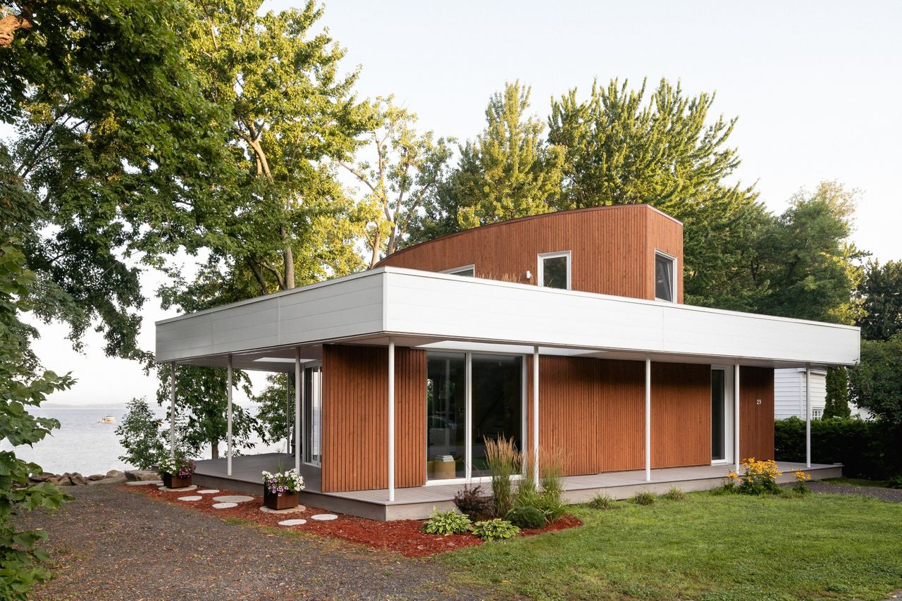 Le bateau dans les arbres Oka Canada by Paul Bernier Architecte