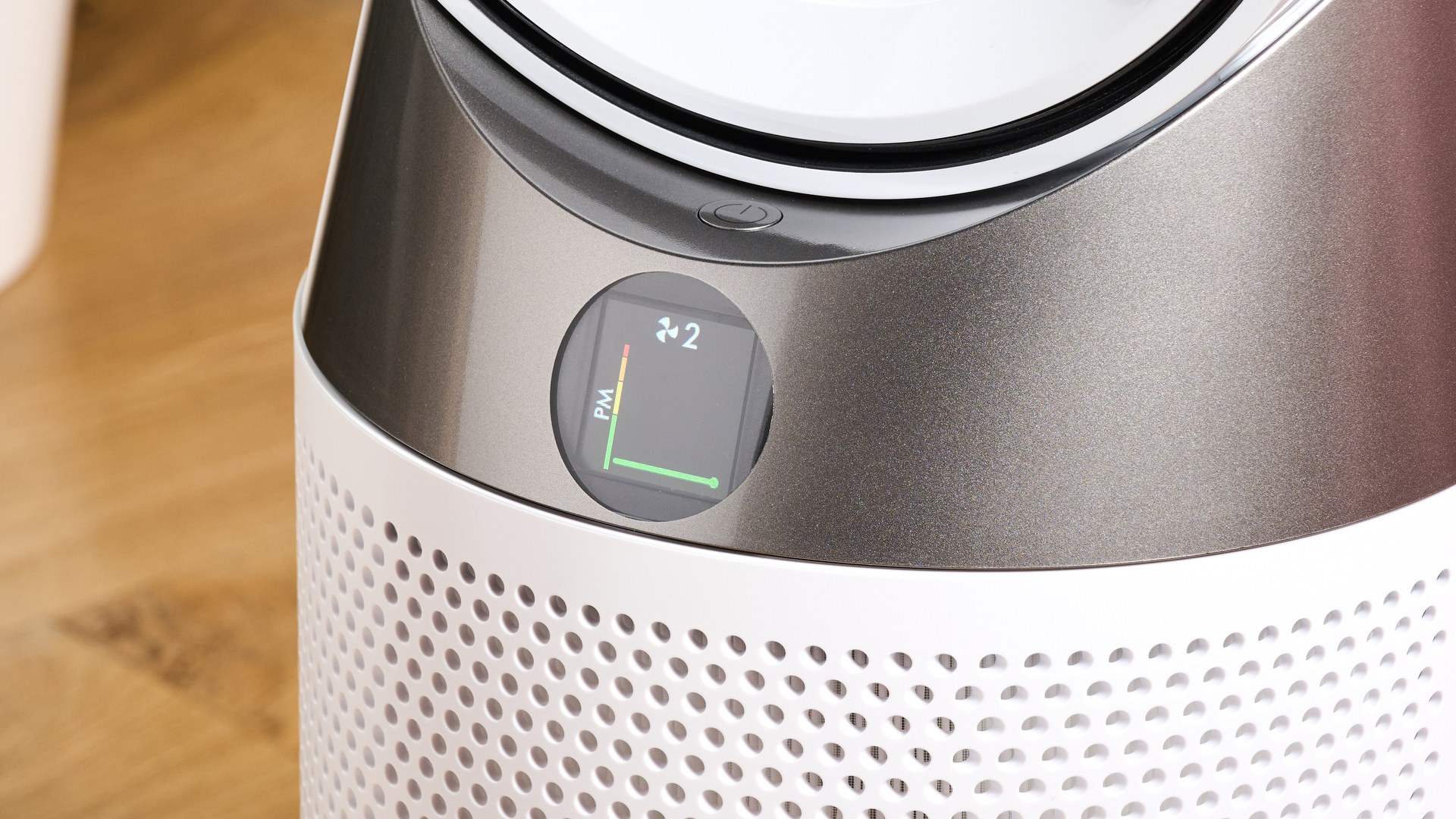 The circular screen of the Dyson HP10 is showing a graph representation of the recent air quality changes.