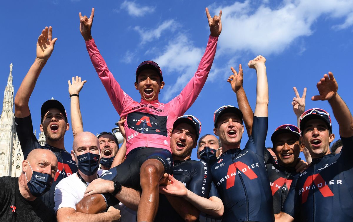 Egan Bernal and Ineos Grenadiers celebrate winning the 2021 Giro d&#039;Italia 