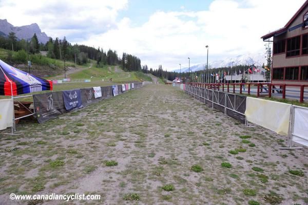 The finish has the Rocky Mountains as a backdrop.