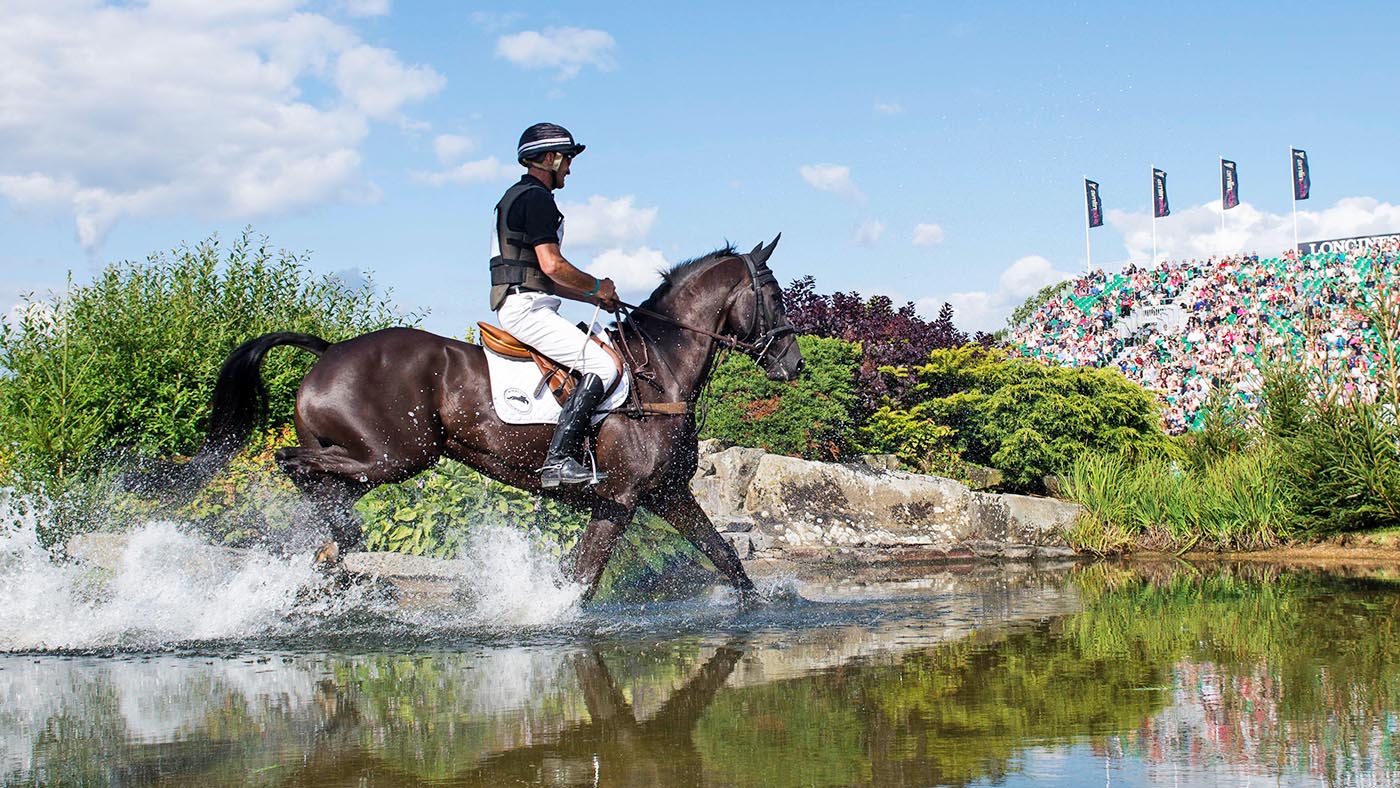 Hickstead, UK. 30th July, 2015. Andrew Nicholson [NZL] riding Cillnabradden Evo win The Amlin Plus Eventers' Challenge. The Longines Royal International Horse Show. Credit: Stephen Bartholomew/Alamy Live News