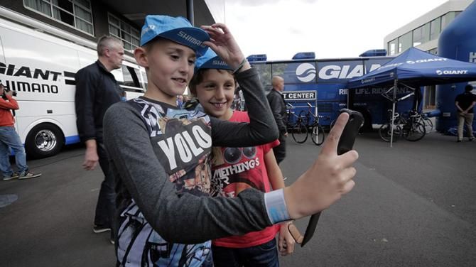 Young fans turn out for Giant Shimano's fan day