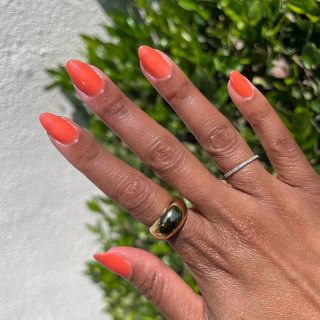 Coral Nail Trend