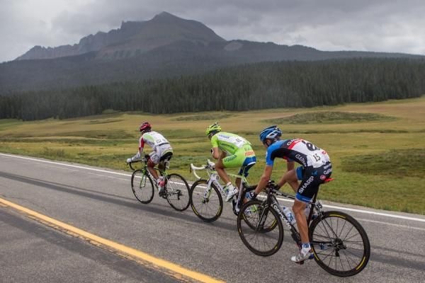 Three riders try to catch the break.