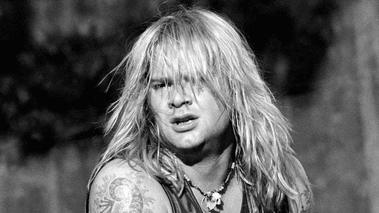 Junkyard’s David Roach performing onstage in the late 1980s