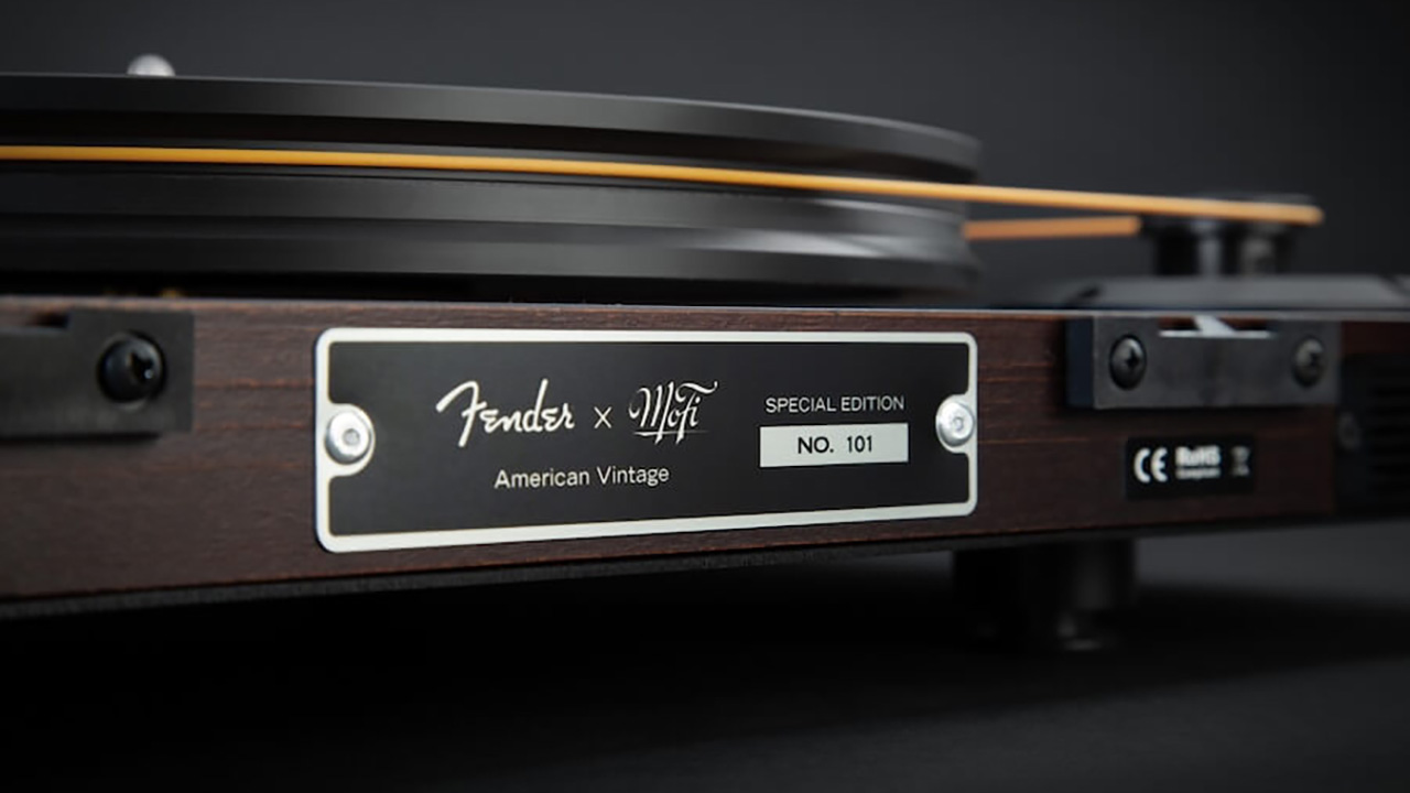 MoFi x Fender American Vintage Turntable
