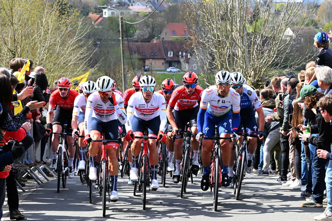 Ronde van Vlaanderen 2022 - Tour of Flanders - 106th Edition - Antwerp - Oudenaarde 272,5 km - 03/04/2022 - Edward Theuns (BEL - Trek - Segafredo) - Mads Pedersen (DEN - Trek - Segafredo) - Jasper Stuyven (BEL - Trek - Segafredo) - Maciej Bodnar (POL - Totalenergies) - photo Vincent Kalut/PN/SprintCyclingAgency&Acirc;&copy;2022