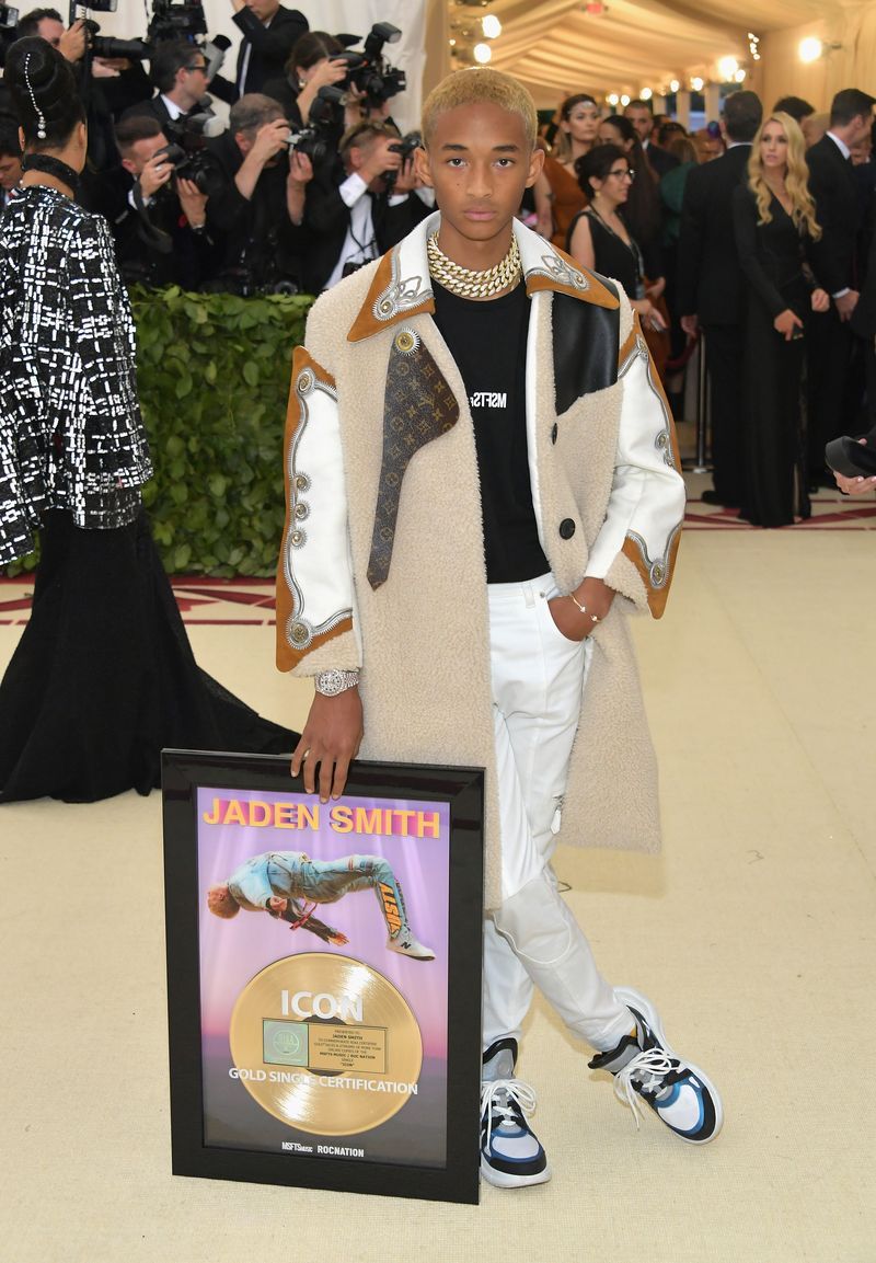 White, Fashion, Footwear, Event, Uniform, Formal wear, Outerwear, Suit, Ceremony, Shoe,