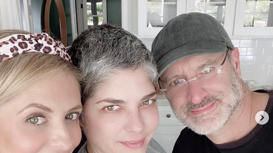 Selma Blair, Sarah Michelle Gellar and Director Roger Kumble