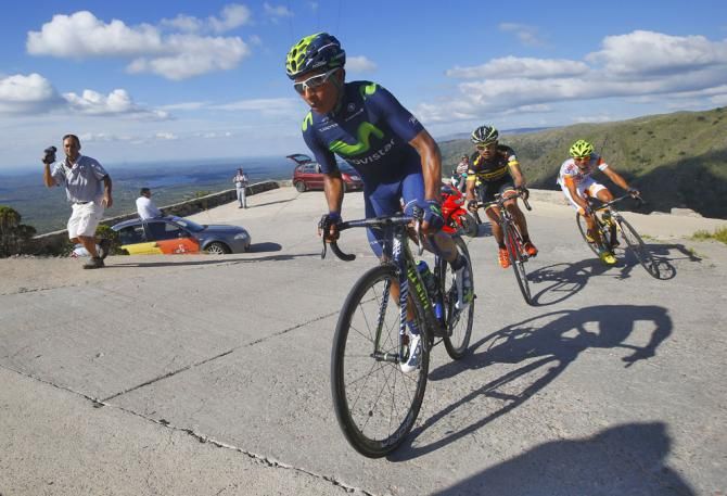 Nairo Quintana chasing after being left behind