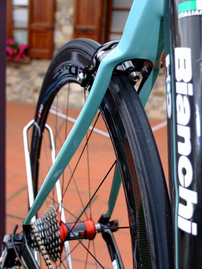 The Ultra Thin Seat Stays UTSS aren't quite as thin as on the original Oltre XR