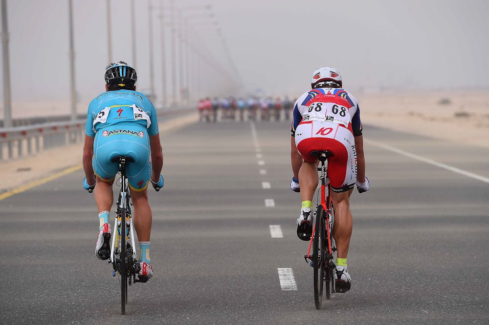 Crosswinds split the peloton and left riders behind.