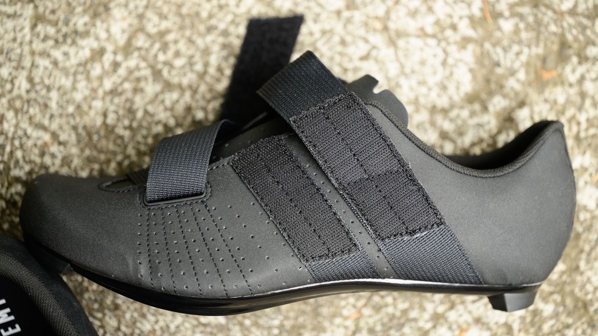 Fizik Tempo Powerstrap R5 long velcro strip allowing tons of adjustability