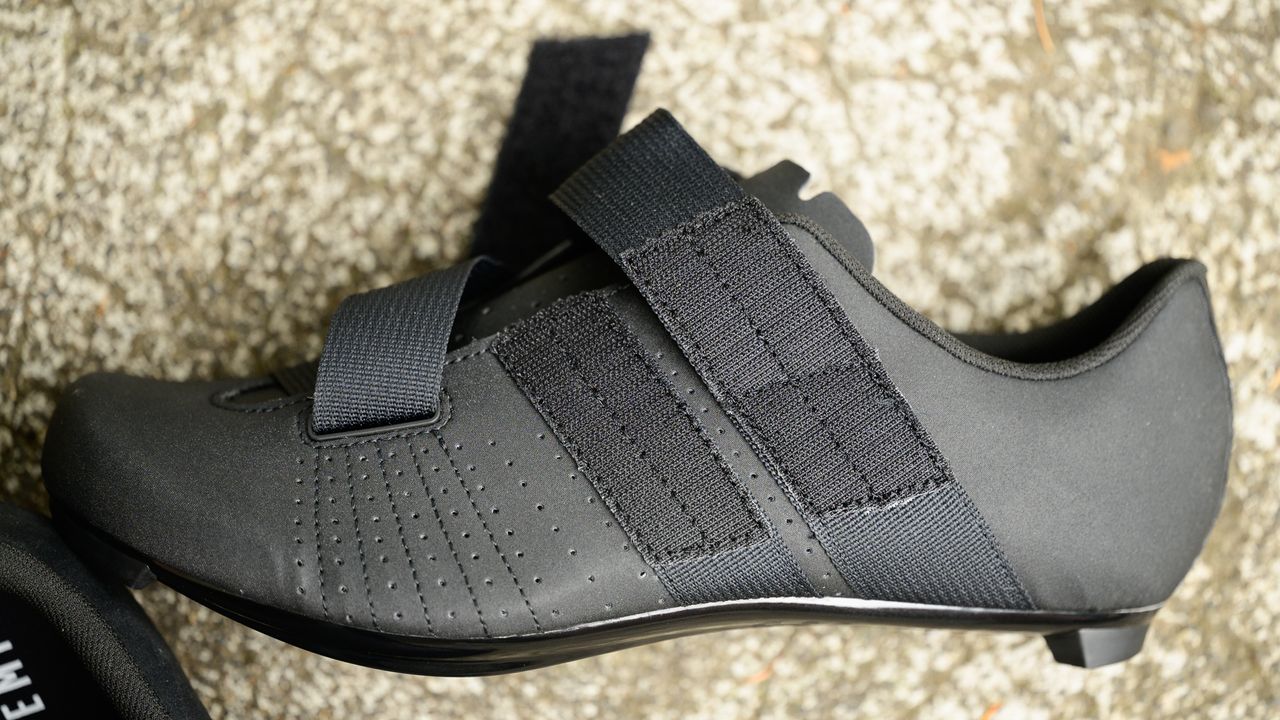 Fizik Tempo Powerstrap R5 long velcro strip allowing tons of adjustability
