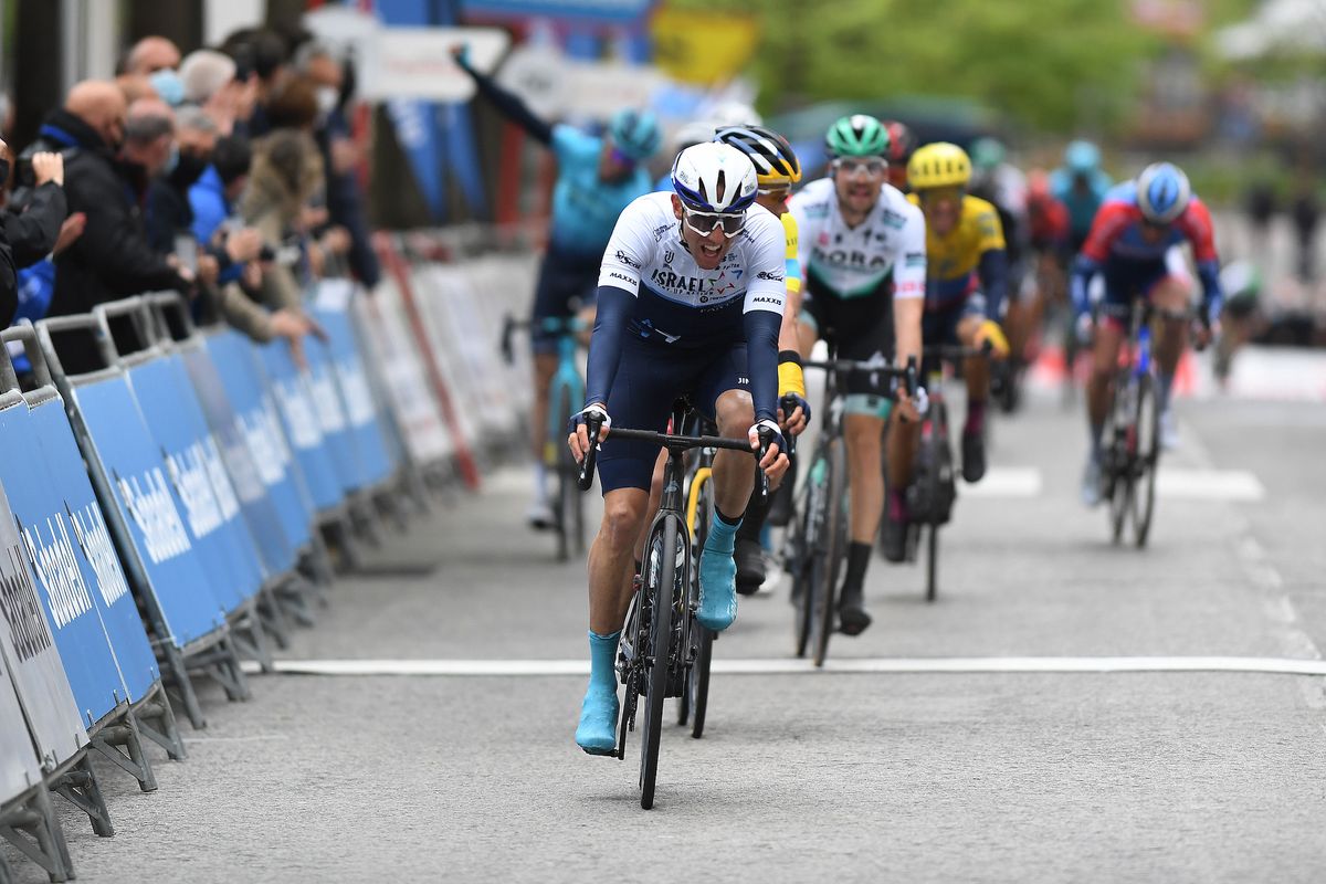 Michael Woods abandons the Tour of the Basque Country 2021 after crash ...