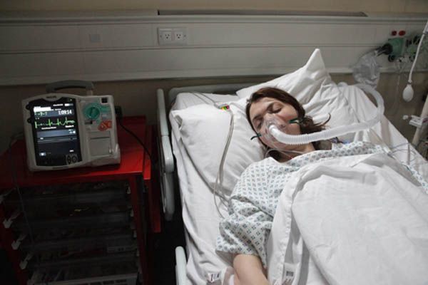 Corrie&#039;s Kate: &#039;No one believes Tracy&#039;s truly ill&#039;