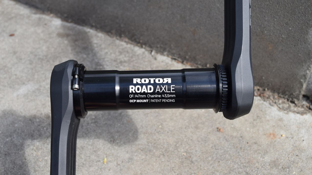 The crank arms work in conjunction with ROTOR's road axle