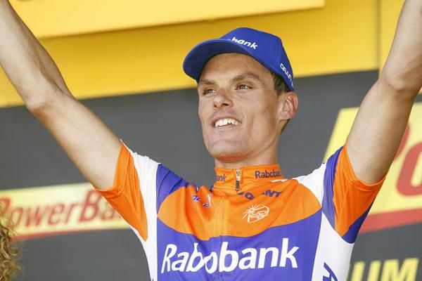 Luis Leon Sanchez (Rabobank) celebrates his stage victory on the podium.