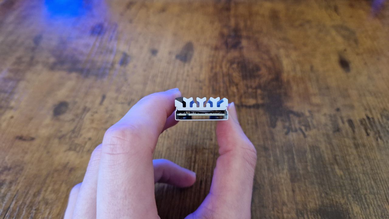 Corsair MP600 Elite review image of the bottom ventilation space below the heatsink