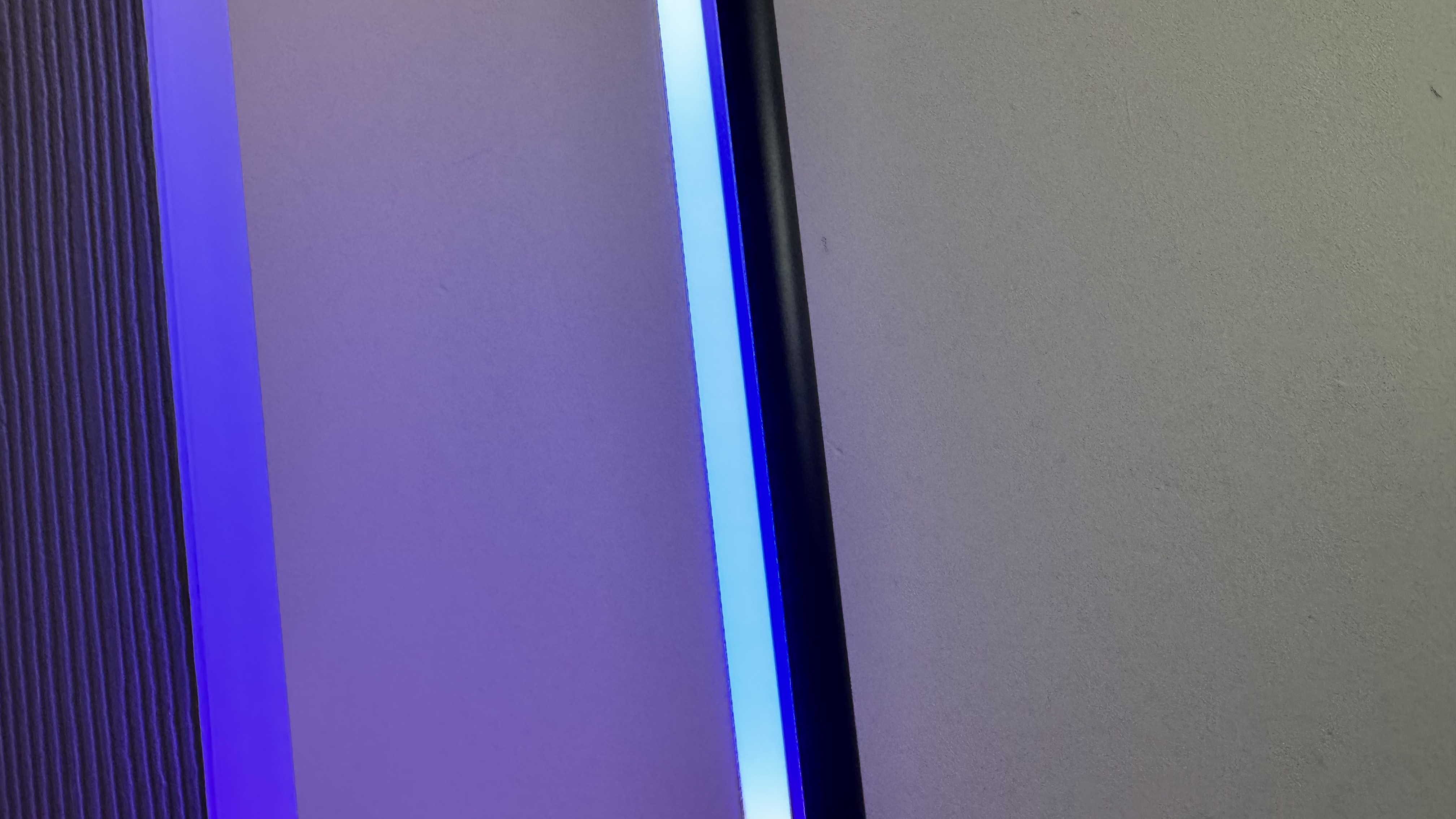 WiZ Gradient Floor Lamp illuminated blue