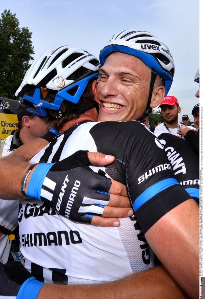 Kittel hugs teammates Degenkolb