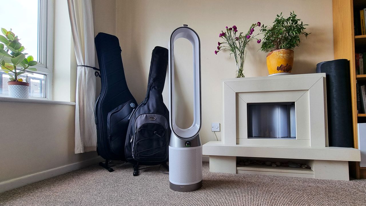 Dyson Purifier Cool PC1 standing in the middle of a living room