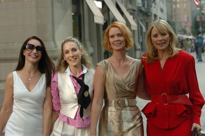 Kristin Davis, Sarah Jessica Parker, Cynthia Nixon and Kim Cattrall filming Sex and the City