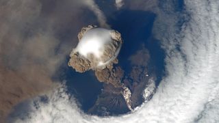 sarychev, volcanic eruption, photos from space