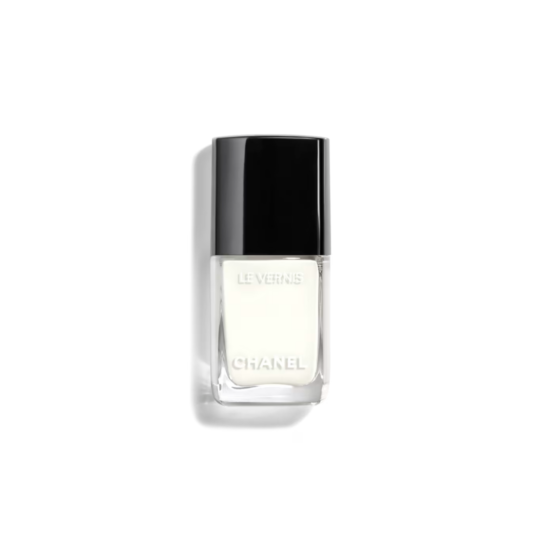 Best milky nail polishes - Chanel
