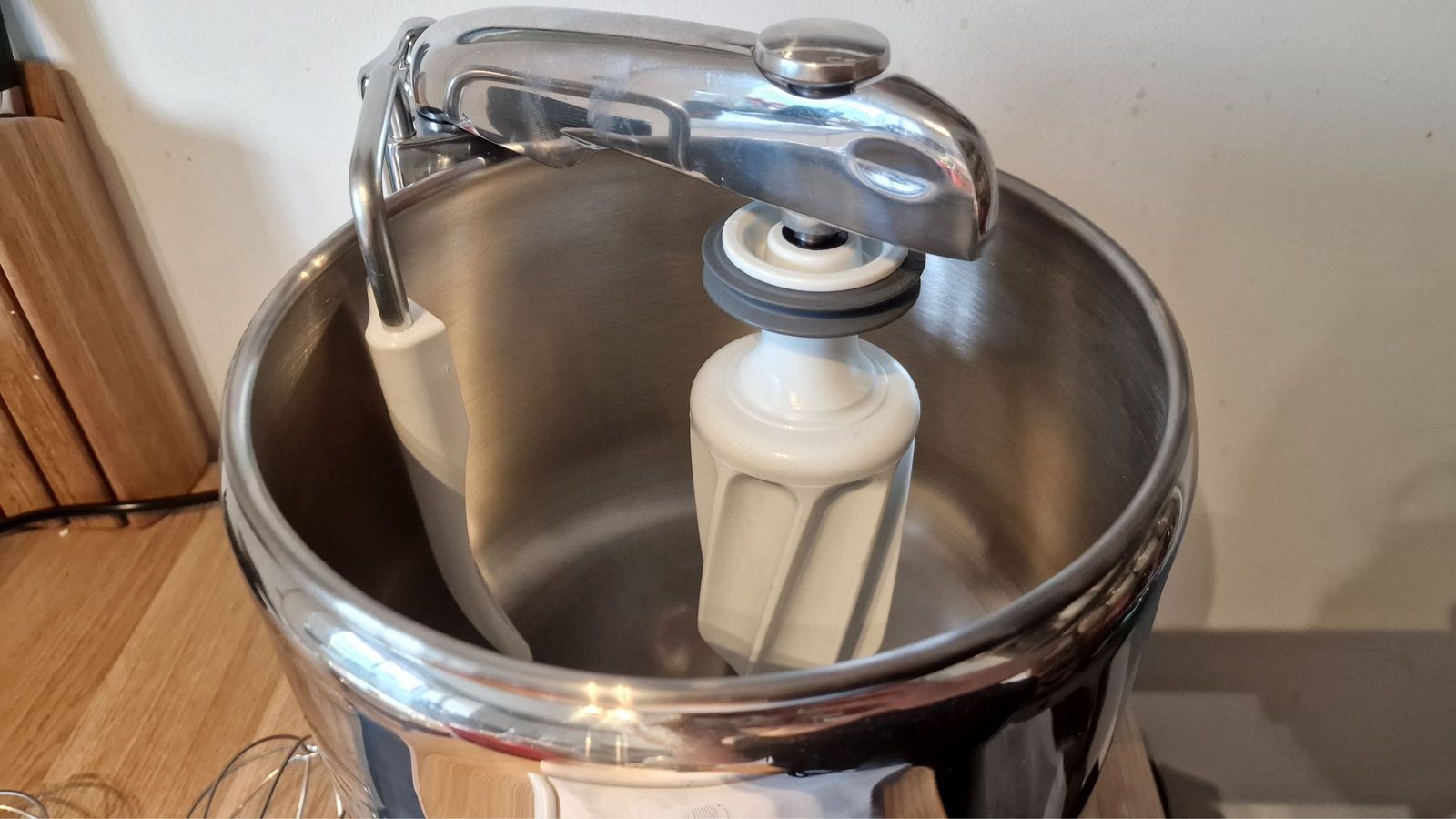 Ankarsrum Assistent Original Mixer review we loaf this mixer Homes & Gardens