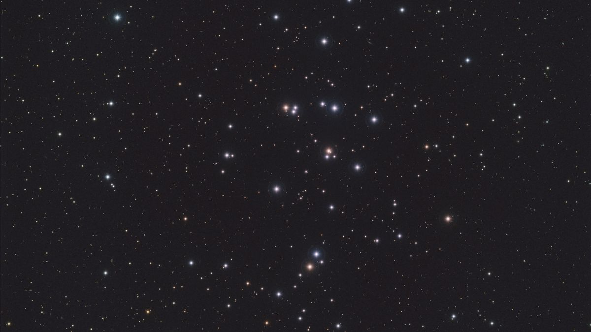 The Beehive Cluster, seen here, served as a subtle weather forecaster for thinkers like Aratus and Pliny.