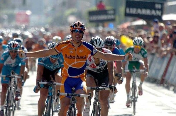 Oscar Freire (Rabobank) takes stage 11 in Burgos.