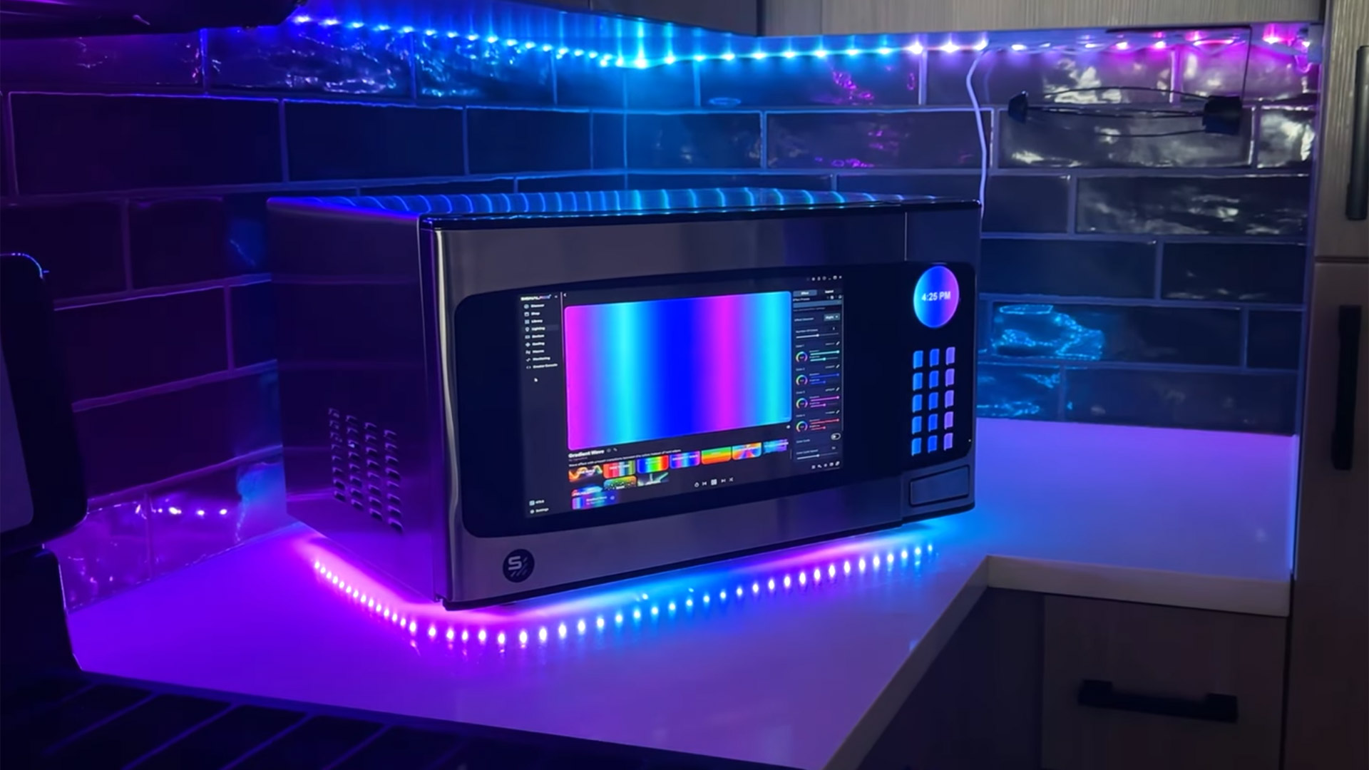 SignalRGB&#039;s $2,000 Microwave PC