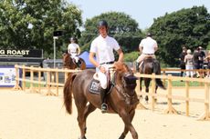 How to pick up the correct canter lead