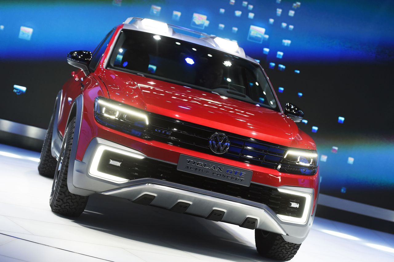 Volkswagen Tiguan GTE Active Concept SUV is unveiled during the press preview of the 2016 North American International Auto Show in Detroit, Michigan, on January 11, 2016. AFP PHOTO/JEWEL SAM