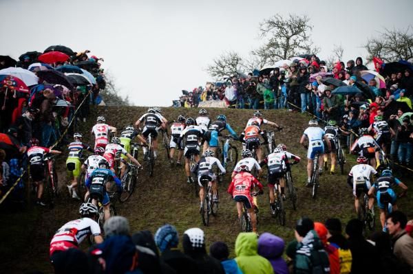 The start of the elite men's race
