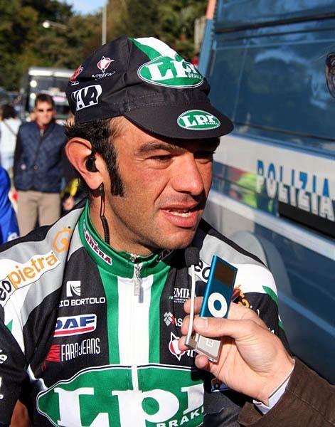 Daniele Nardello (Team LPR) is interviewed before the start