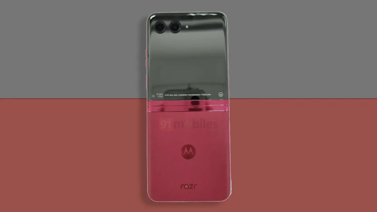 Leaked image of the Razr 2023 with a hot pink color