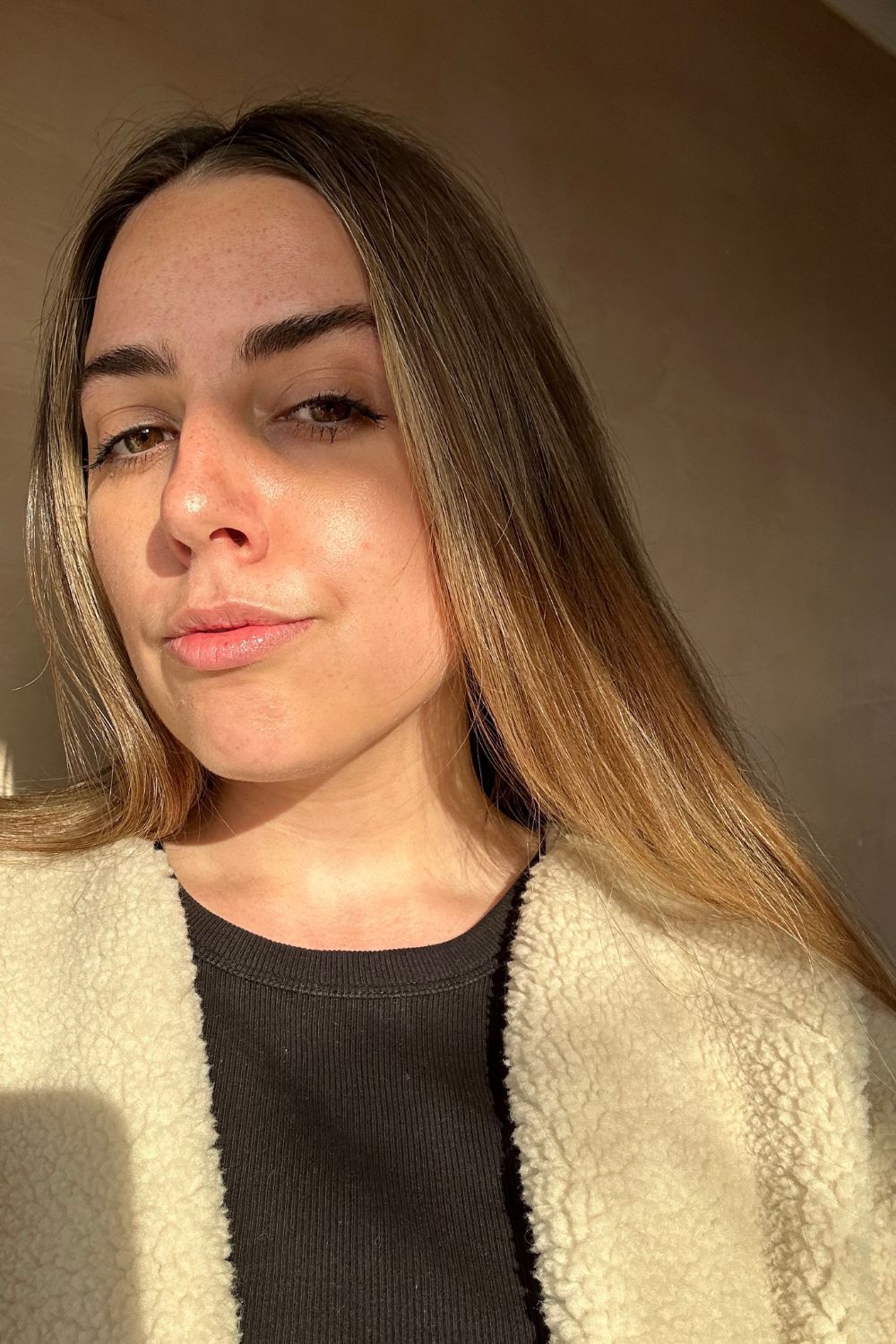 Shannon Lawlor before using Olaplex Dry Shampoo