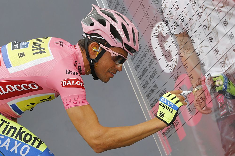 Alberto Contador (Tinkoff-Saxo) signs in to stage 9 at the Giro d'Italia