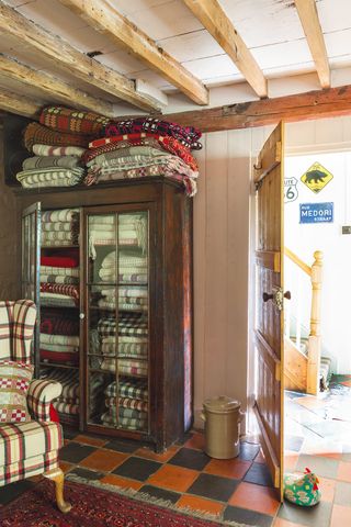 Storing Welsh throws and blankets