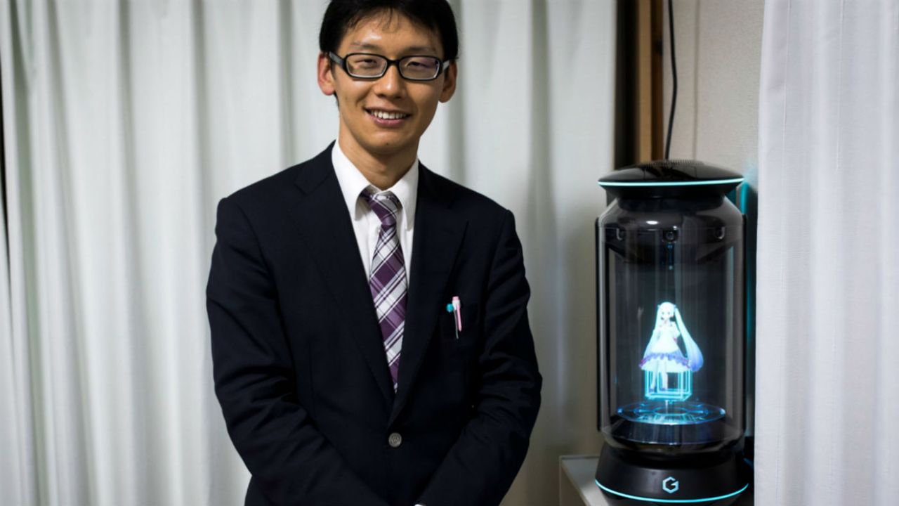 Japanese man marries hologram pop star