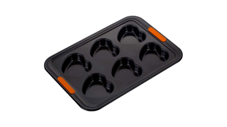 Le Creuset muffin tray