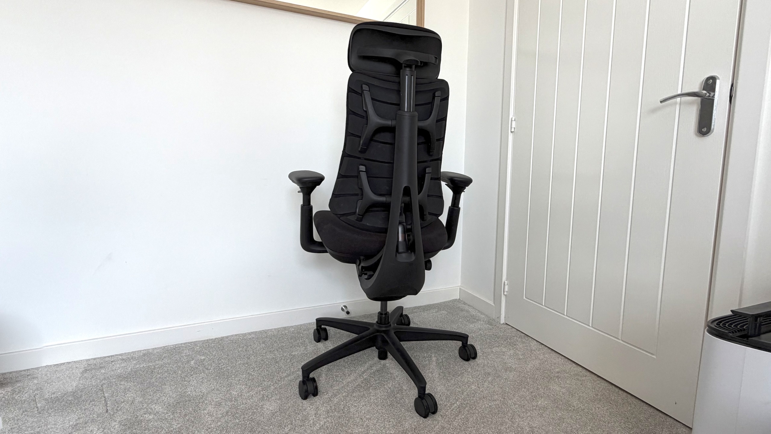The back of the LiberNovo Omni SE in a home office