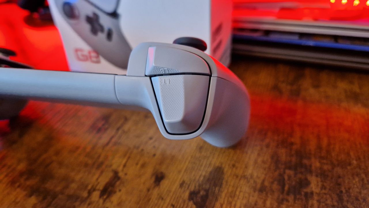 GameSir G8 Galileo's triggers and shoulder buttons