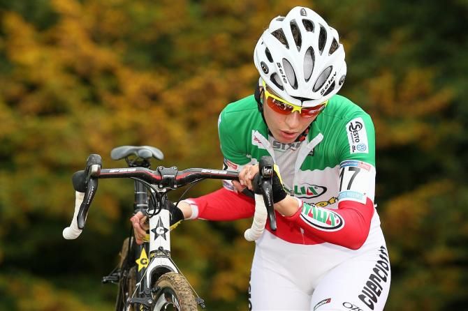 Alice Maria Arzuffi fighting fatigue to finish on the same lap as Vos.