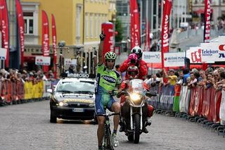 Nibali takes the solo win