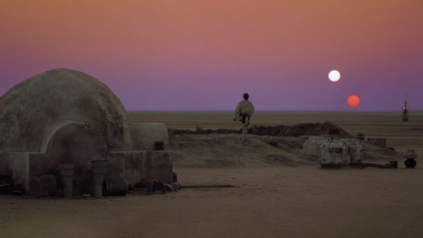 A scene from Star Wars showing the Tatooine sunset(s).