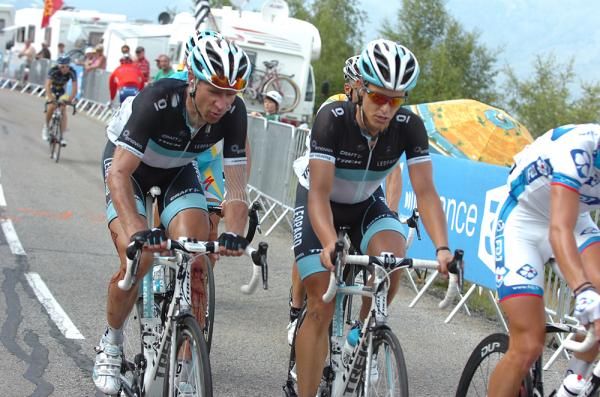 Jens Voigt comes across with his Leopard Trek teammates after a bad day, two crashes for the German.